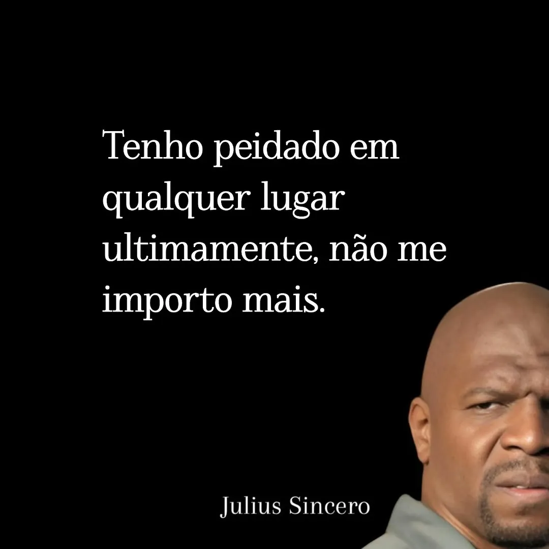 Meme de homem sério em fundo preto com a frase sobre peidar em qualquer lugar e não se importar.