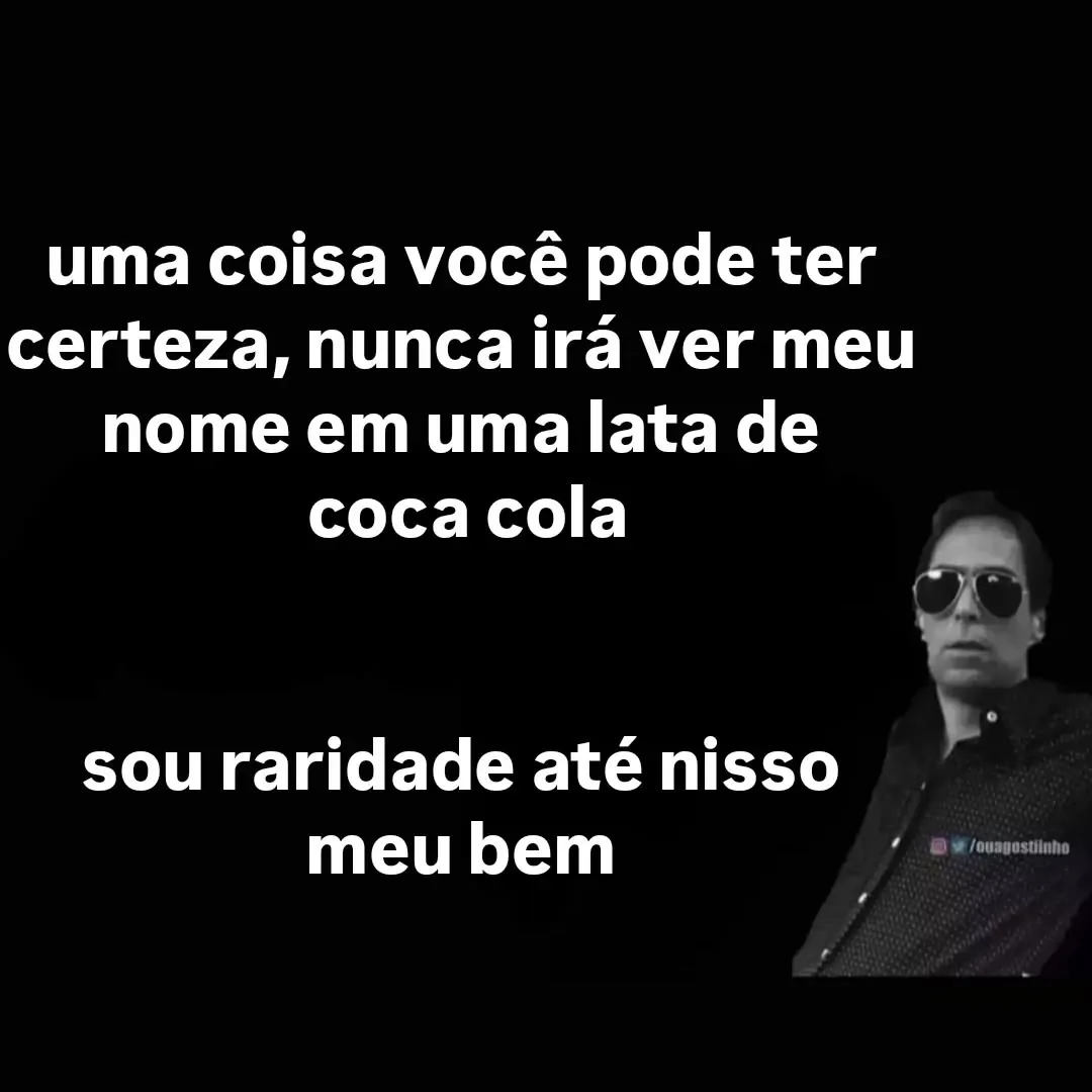 Pessoa de óculos em fundo preto sobre não encontrar o próprio nome na lata de Coca-Cola