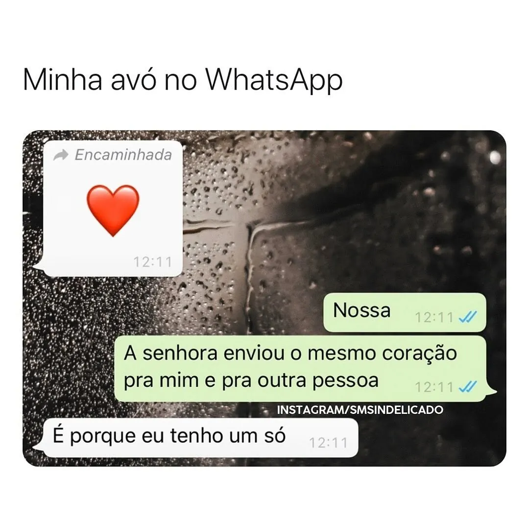 Meme de avó enviando o mesmo coração para duas pessoas em uma conversa do WhatsApp
