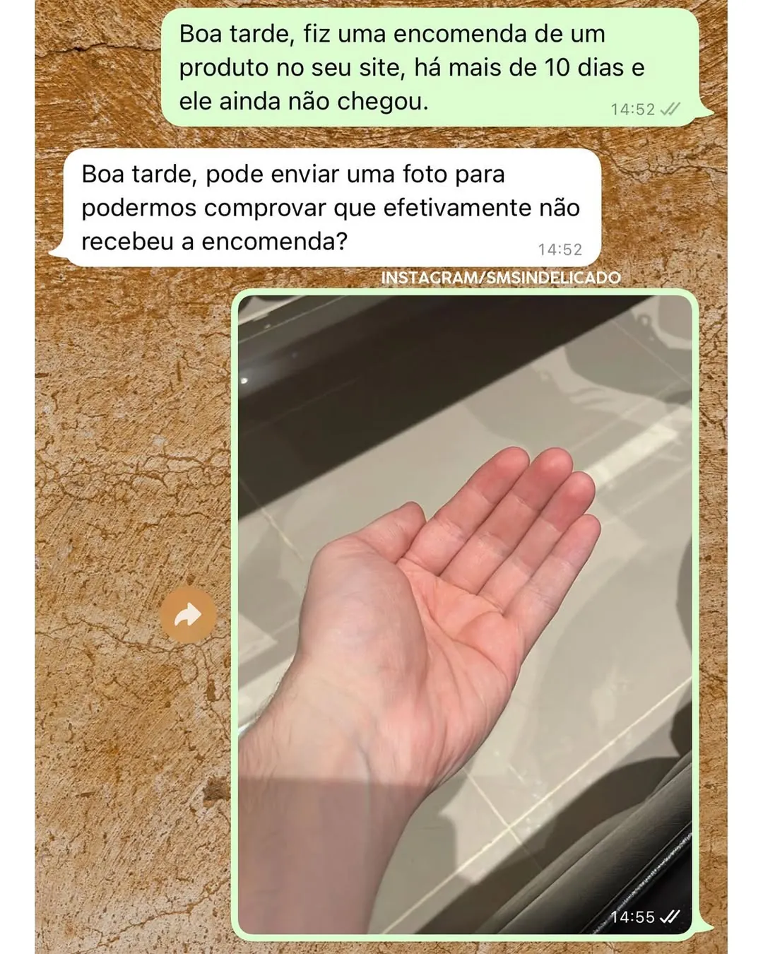 Meme de cliente manda foto da mão vazia após loja pedir prova de que a encomenda não chegou