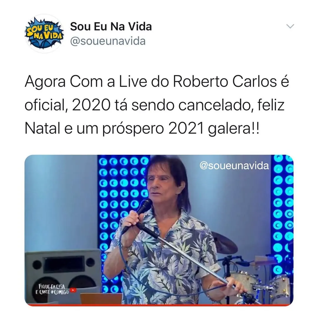 Meme de Roberto Carlos cantando ao vivo com texto sobre cancelar 2020 e desejar feliz Natal